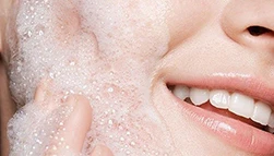 1.清洁面部肌肤